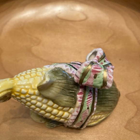 Final sale Vintage corn salt or pepper shaker. - Picture 2 of 13